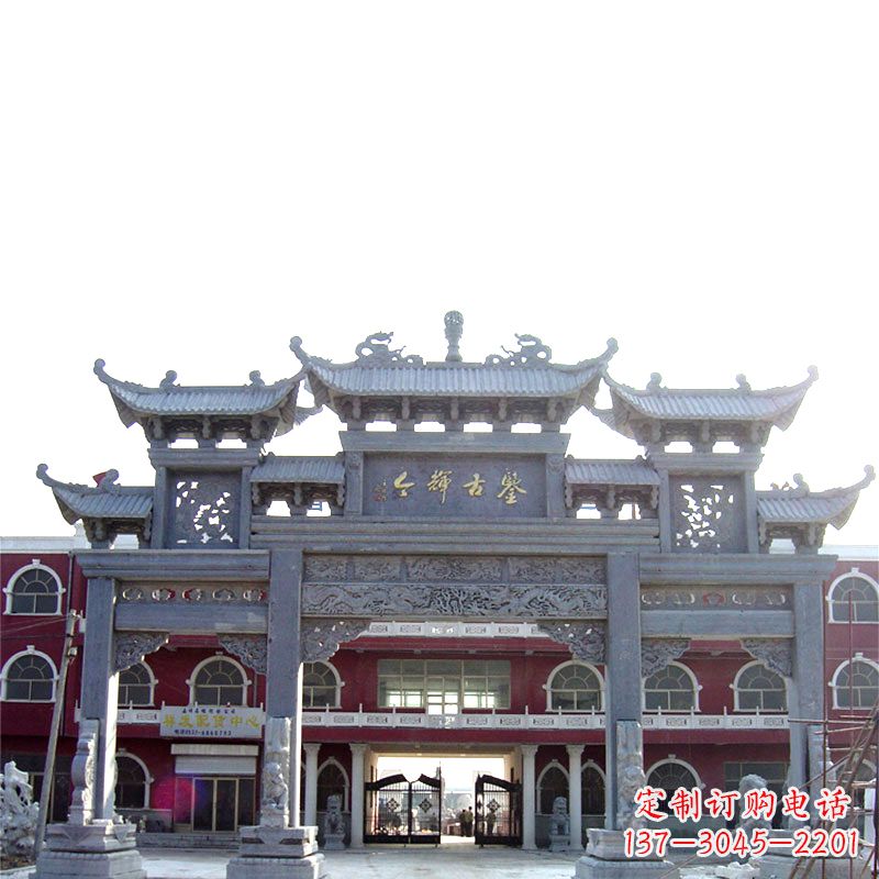 辽阳城市小区石雕牌楼