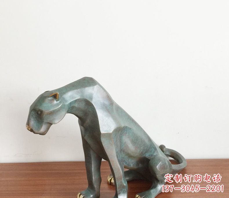 辽阳抽象豹子动物铜雕