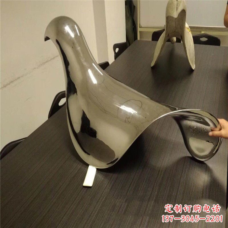 辽阳鸽子雕塑——精致的抽象艺术