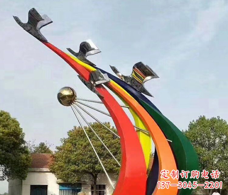 辽阳和平鸽雕塑象征校园和平