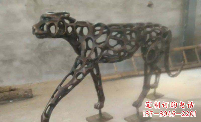 辽阳抽象金钱豹公园动物铜雕 (2)