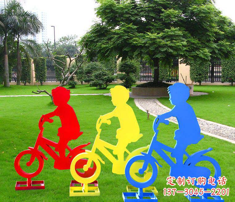 辽阳抽象男孩骑单车雕塑