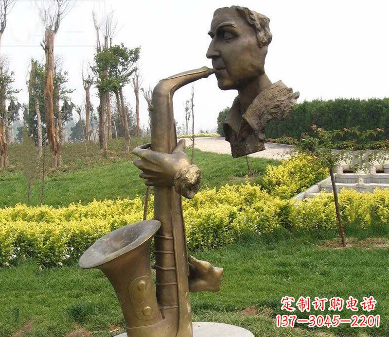 辽阳吹萨克斯铜雕