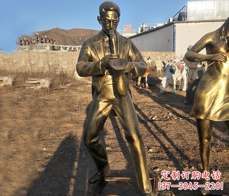 辽阳吹萨克斯音乐人物铜雕雕塑