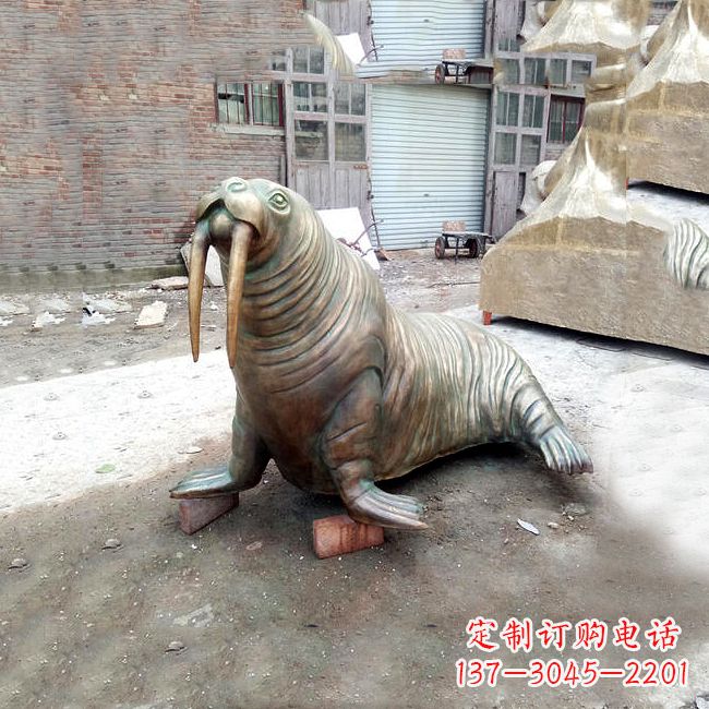 辽阳纯铜海豹雕塑艺术的象征