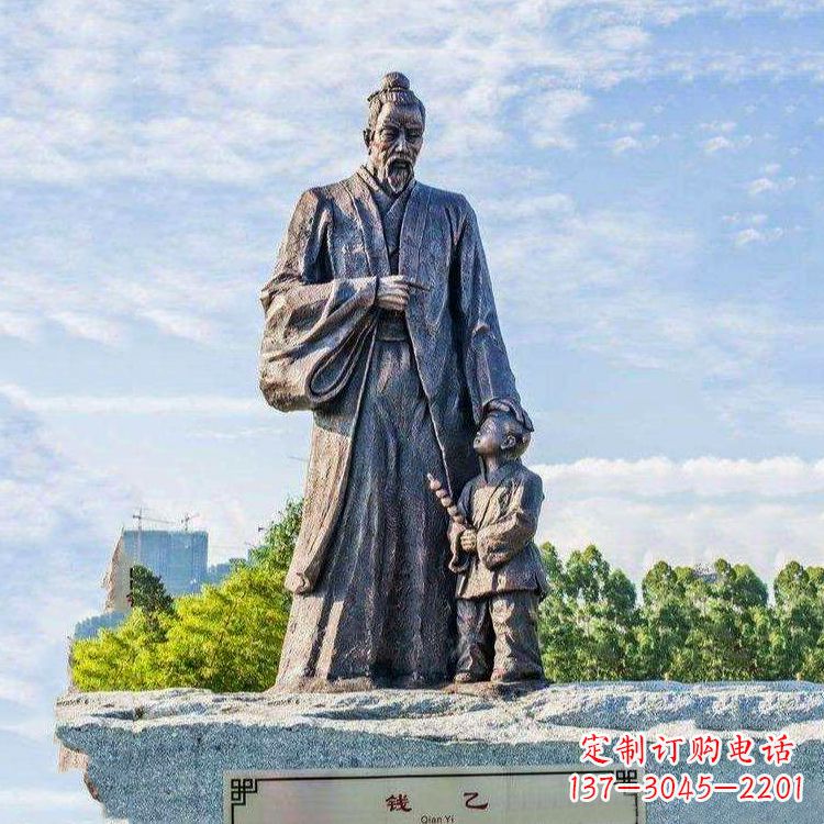 辽阳纯铜钱乙雕像传承历史的象征