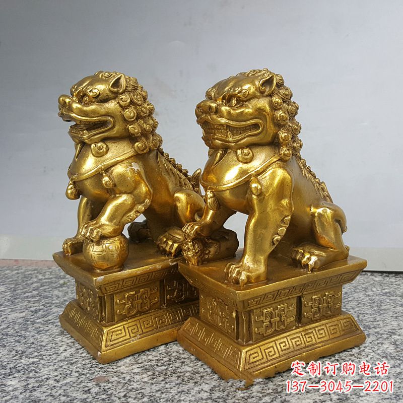 辽阳纯铜狮子雕塑,象征着中国历史文化