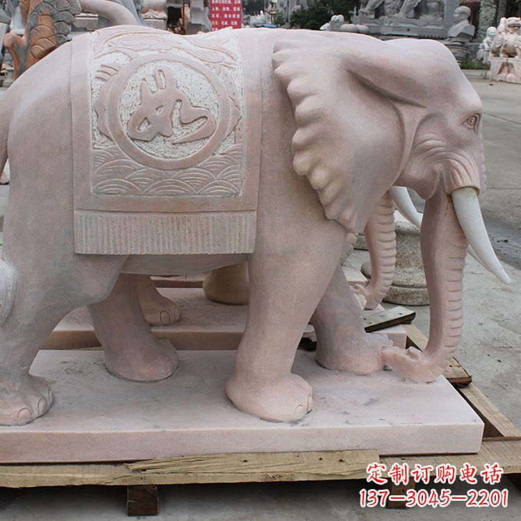 辽阳祠堂门口大象石雕