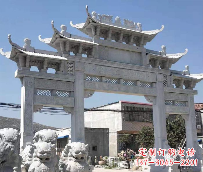 辽阳村口大型石雕牌坊