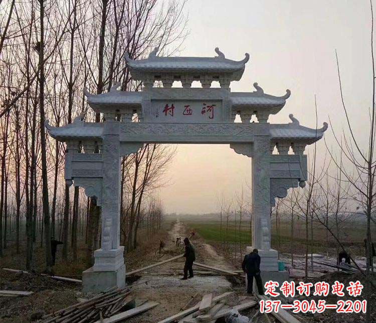 辽阳村庄单门牌坊石雕