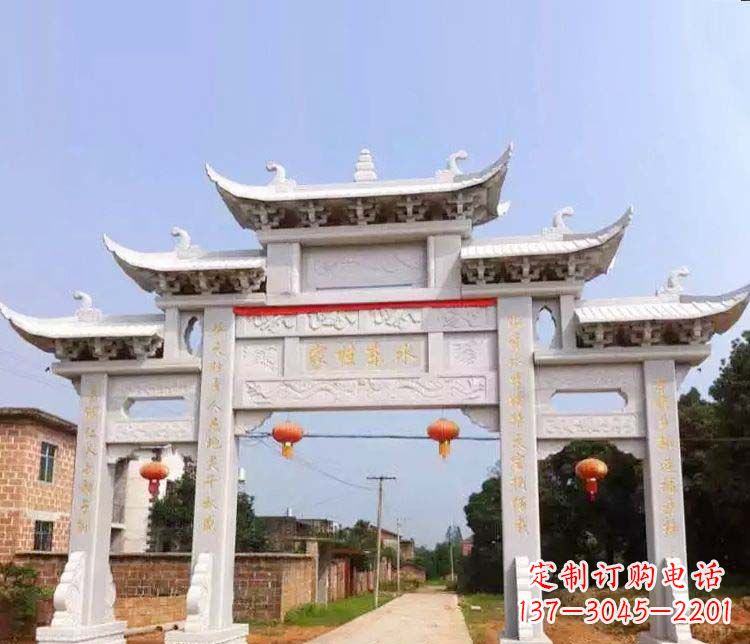 辽阳村庄三门五楼牌坊石雕