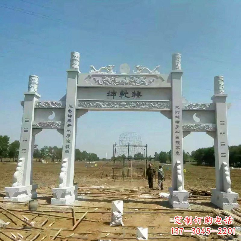 辽阳牌坊雕塑村庄精灵