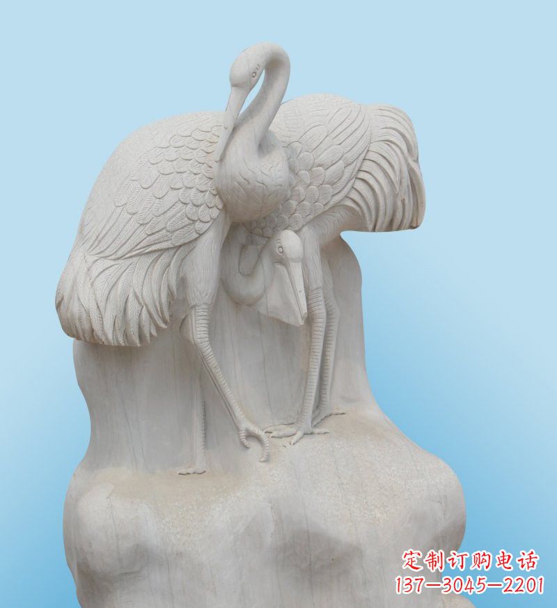 辽阳大理石制作的丹顶鹤雕塑