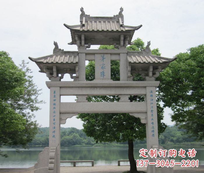 辽阳大理石单门石雕牌楼