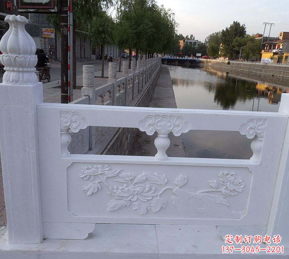 辽阳大理石荷花栏板雕塑