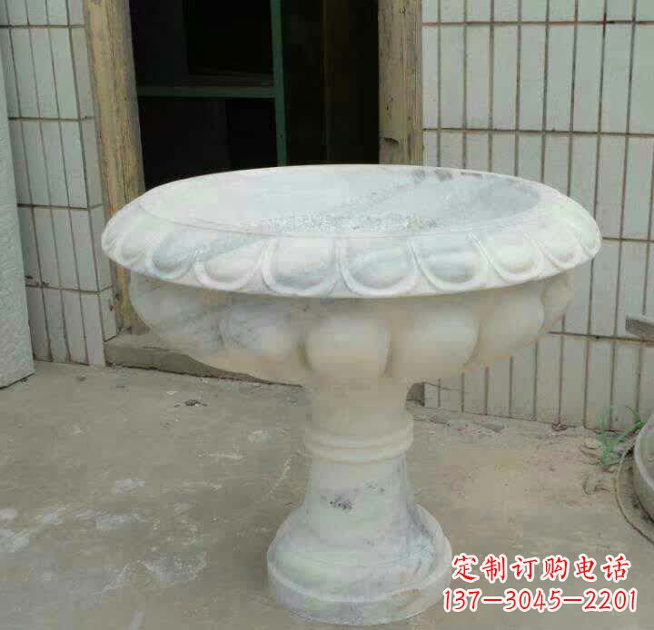 辽阳大理石花盆雕塑精美绝伦，艺术风采