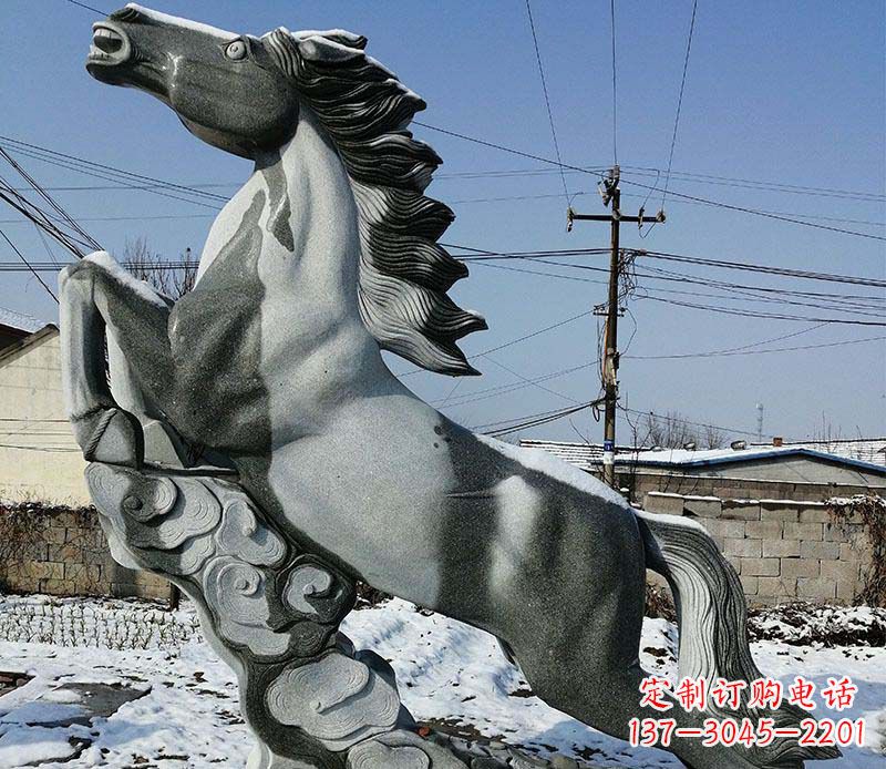 辽阳传统工艺马踏祥云石雕