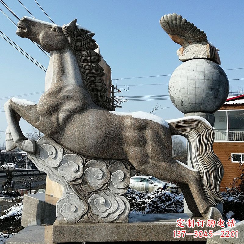 辽阳大理石马踏祥云雕塑