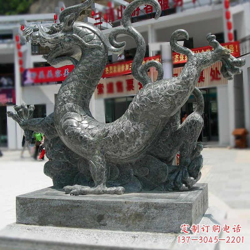 辽阳传统的象征——大理石青龙雕塑