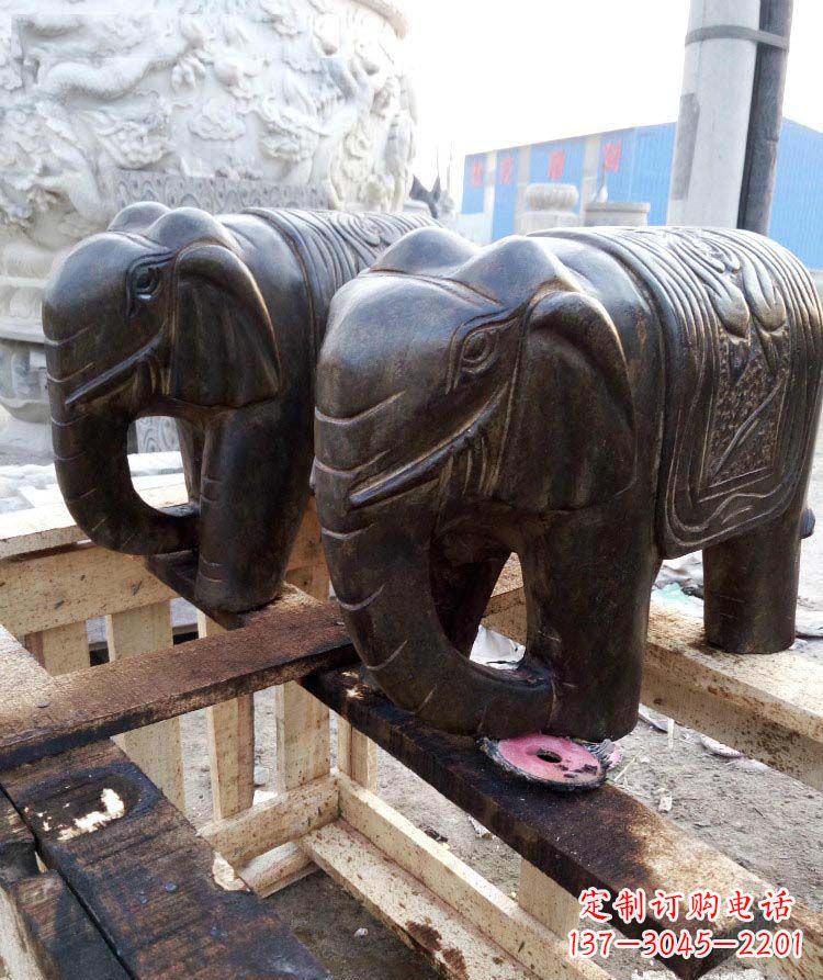 辽阳大象动物铜雕1