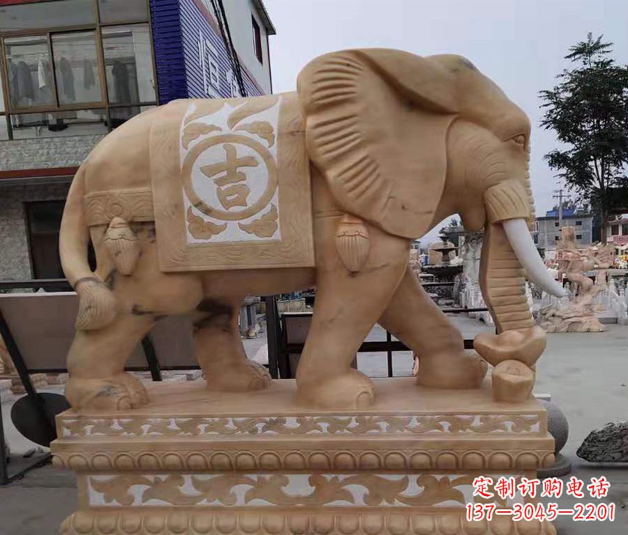 辽阳大象镂空石雕