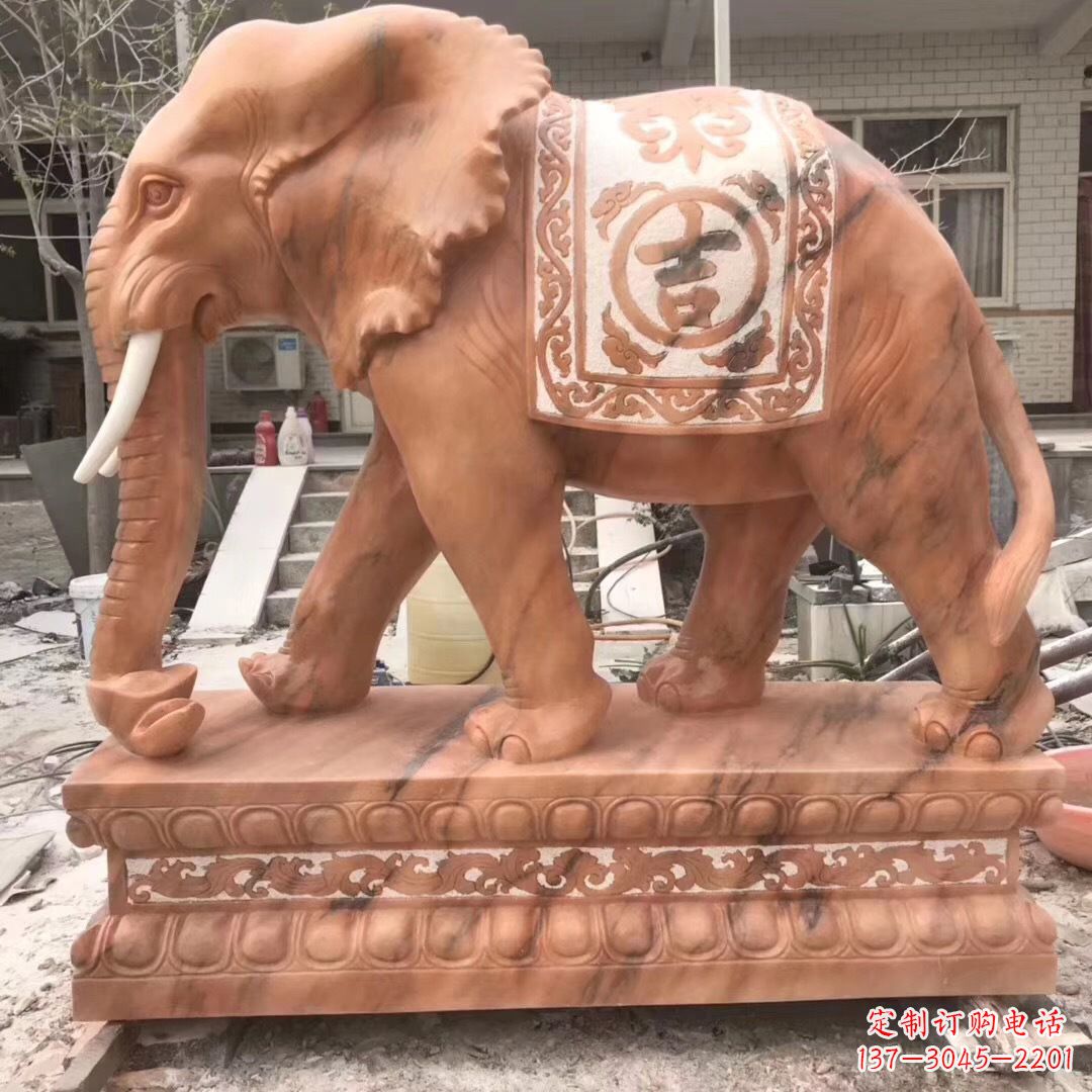 辽阳大象柱子石雕景区