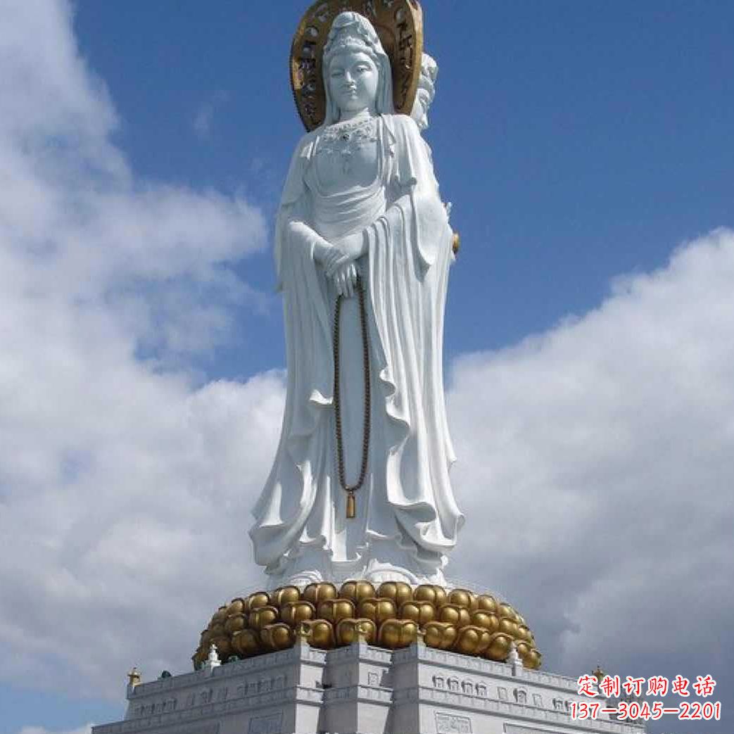 辽阳大型三面观音菩萨石雕