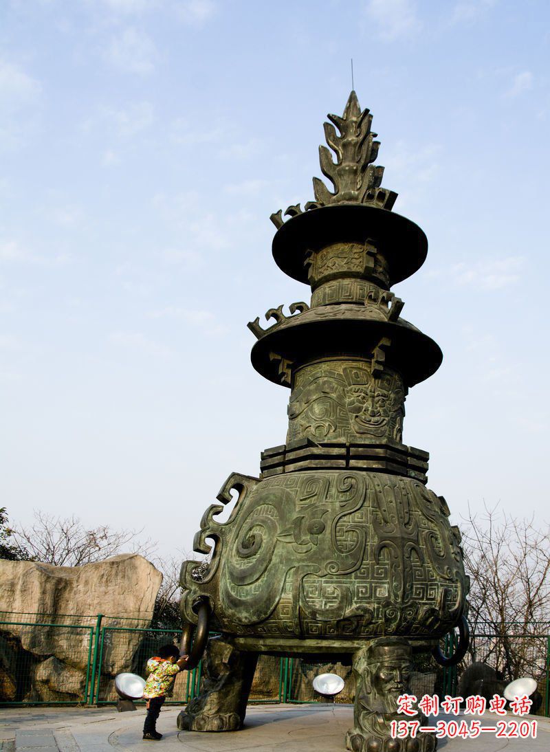 辽阳大型三足香炉寺庙铜雕