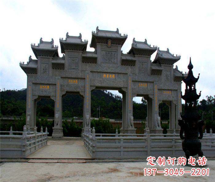 辽阳大型五门石雕牌坊