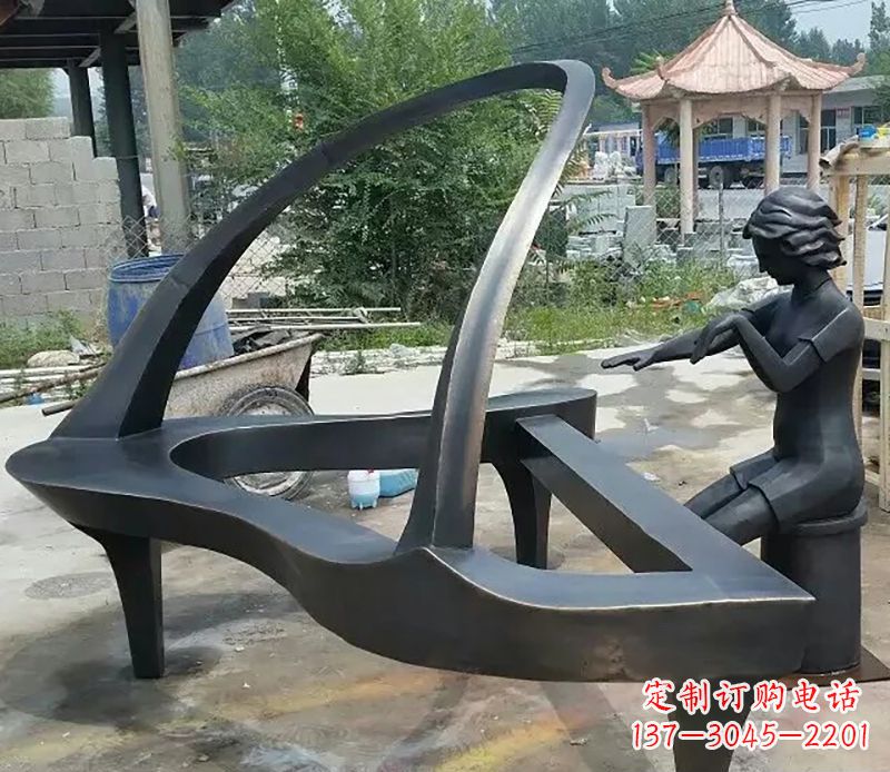 辽阳钢琴抽象铜雕