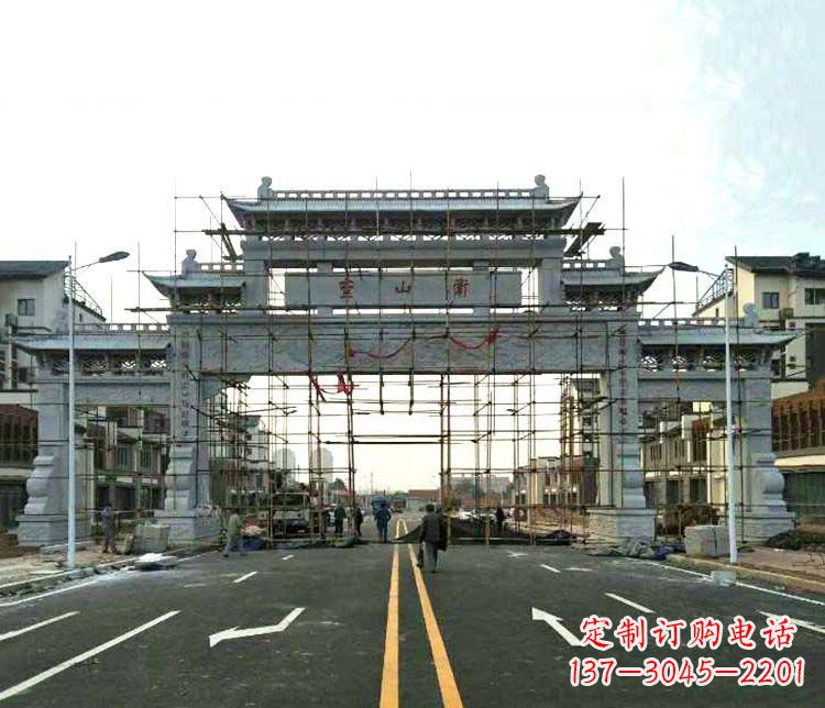 辽阳道路三门石牌坊石雕