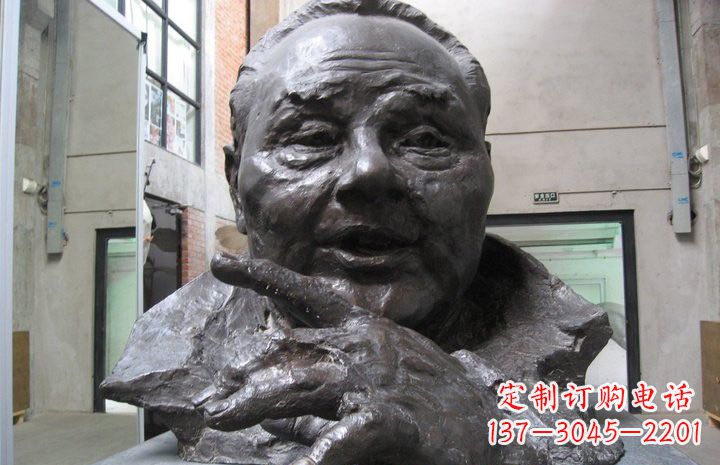 辽阳邓小平铜雕塑——传承中国传统文化
