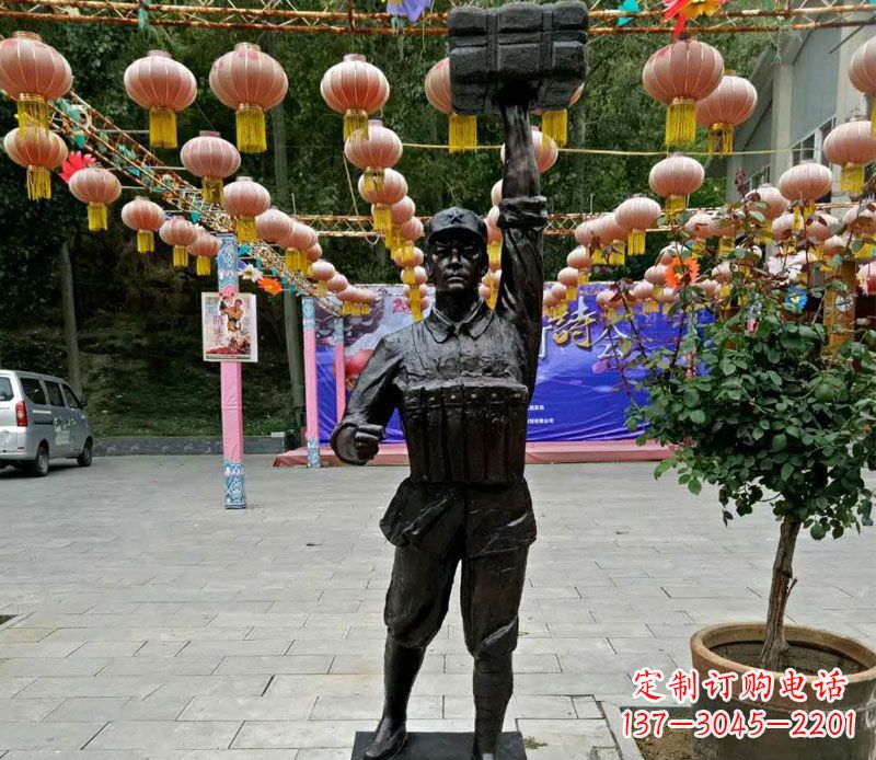 辽阳董存瑞铜雕精致迷人的手工雕塑艺术