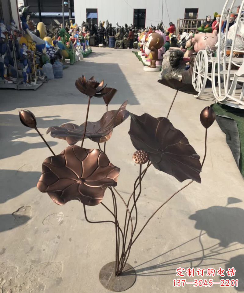 辽阳精美锻铜荷花雕塑