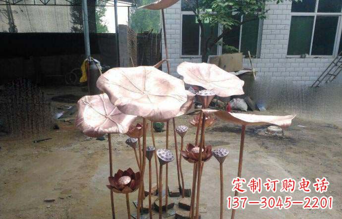 辽阳锻铜荷叶雕塑