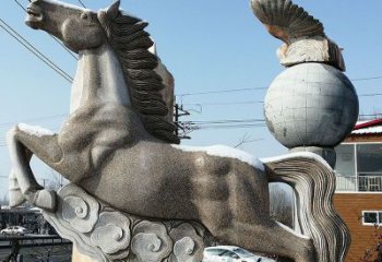 辽阳大理石马踏祥云石雕