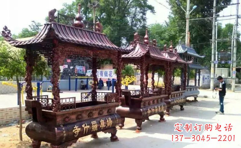 辽阳传统方形香炉铜雕塑