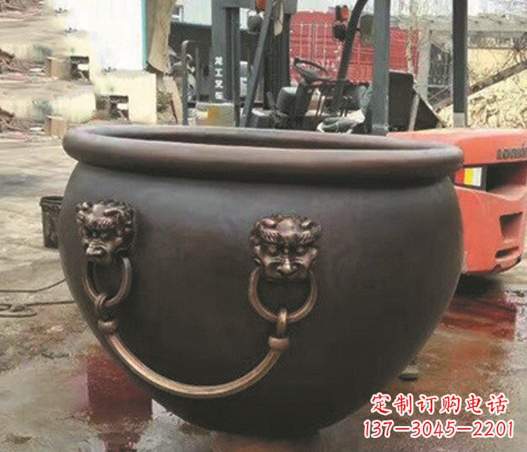 辽阳非凡形态的铜雕狮子头水缸