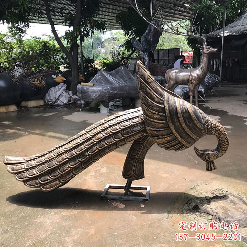 辽阳仿铜玻璃钢定制孔雀雕塑