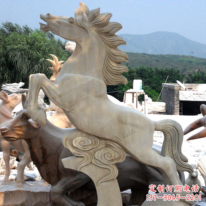 辽阳飞天生肖马雕塑
