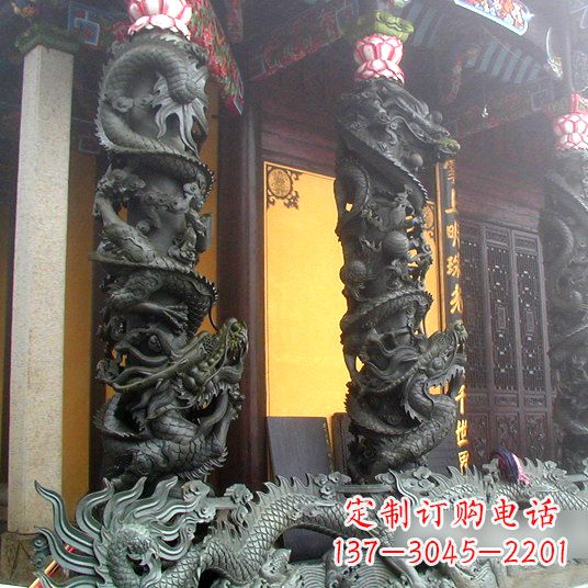 辽阳高浮雕铜雕盘龙柱