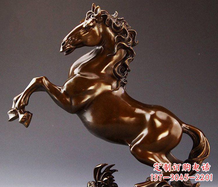 辽阳青铜马头雕塑