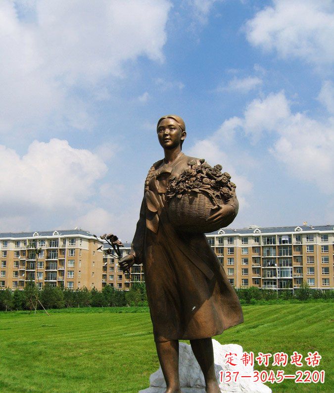 辽阳传统精美少数民族雕塑——抱花篮的少数民族女孩