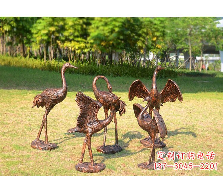 辽阳仿铜钢玻璃摇头仙鹤雕塑