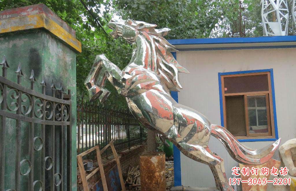 辽阳优雅凌厉的不锈钢奔跑马雕塑