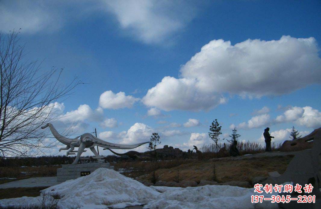 辽阳非凡巨兽——不锈钢抽象恐龙雕塑