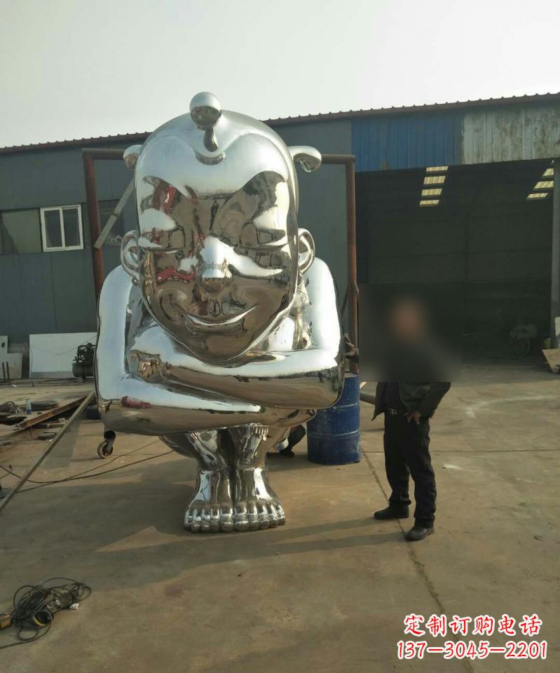 辽阳公园不锈钢大型蹲着的儿童雕塑