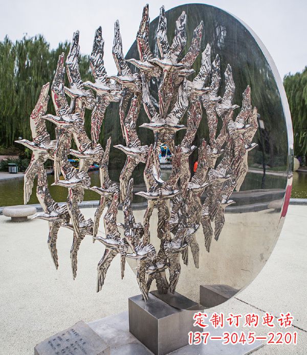 辽阳欣赏鸽子轻盈的美丽——不锈钢动物鸽子雕塑