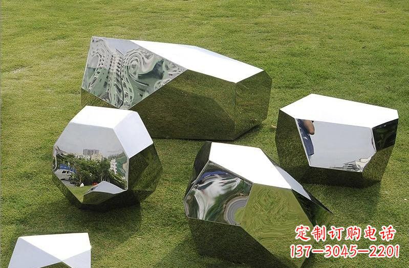 辽阳精美不锈钢鹅卵石几何雕塑