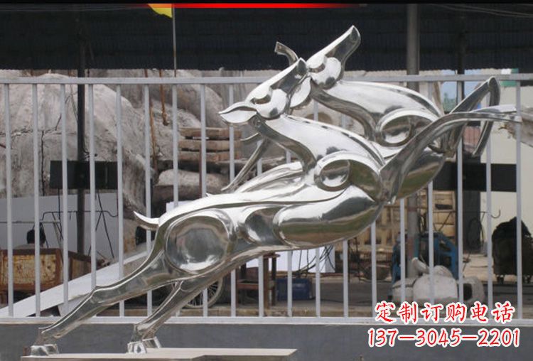 辽阳梅花鹿不锈钢高光大型雕塑